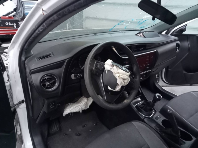 toyota auris del año 2016