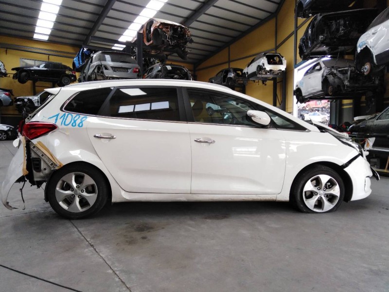 kia carens ( ) del año 2014