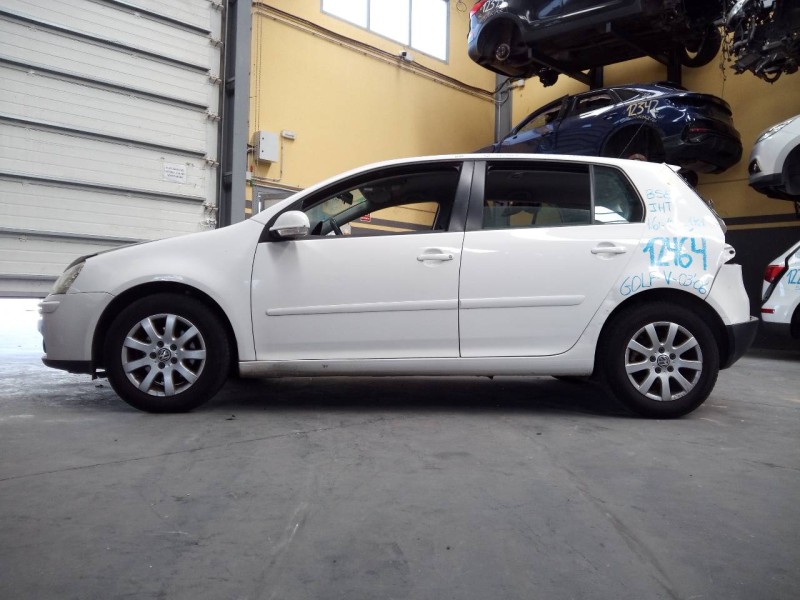 volkswagen golf v berlina (1k1) del año 2009