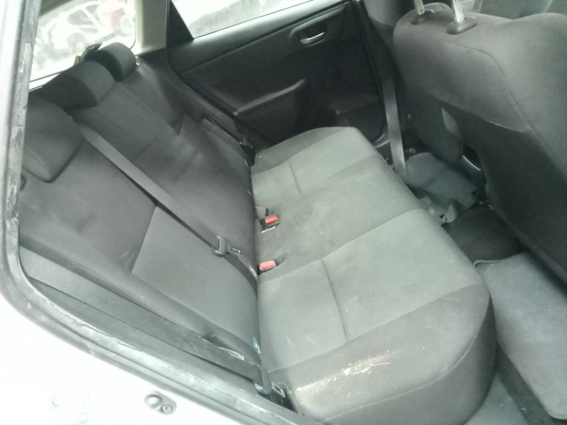 toyota auris del año 2016