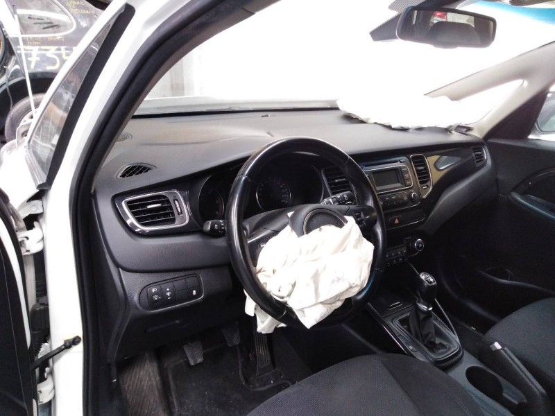 kia carens ( ) del año 2014