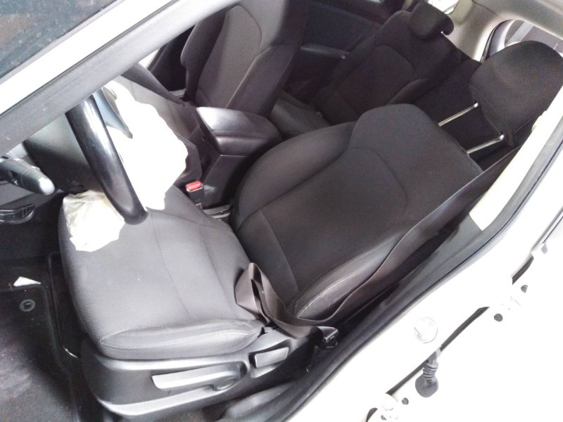 kia carens ( ) del año 2014