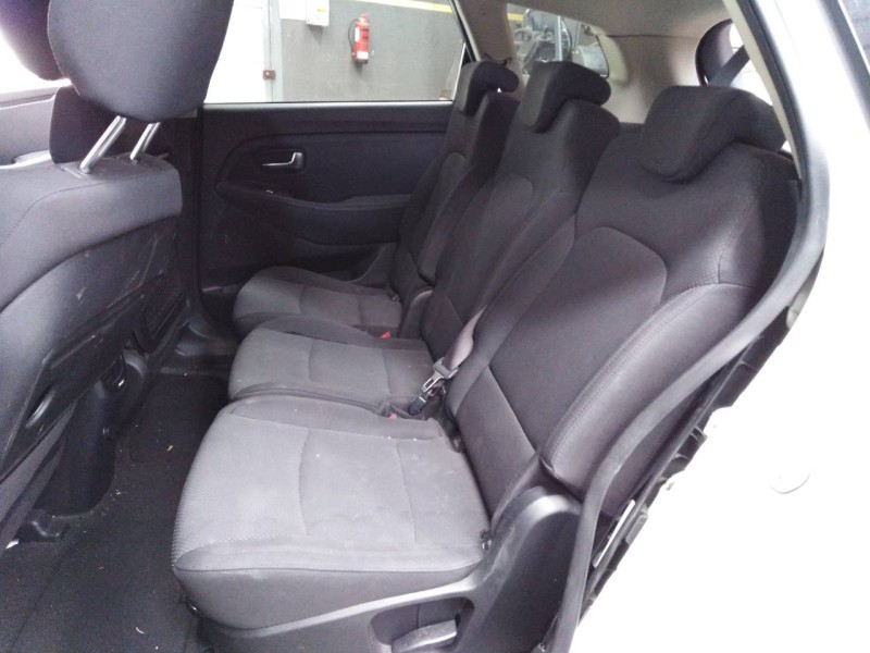 kia carens ( ) del año 2014