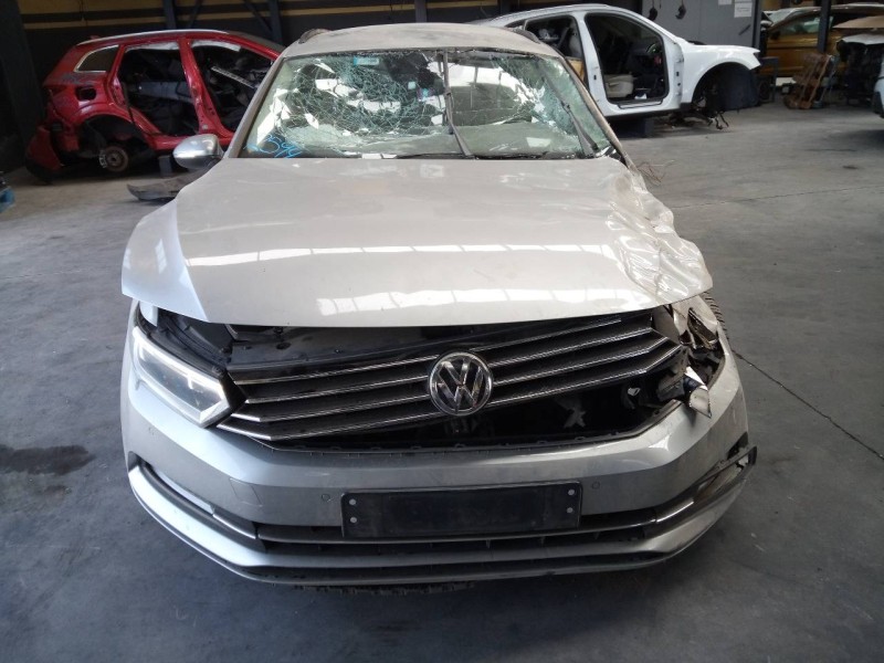 volkswagen passat variant (3g5) del año 2015
