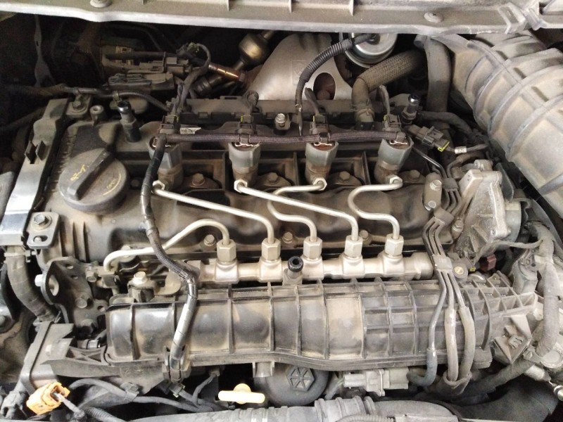 kia carens ( ) del año 2014