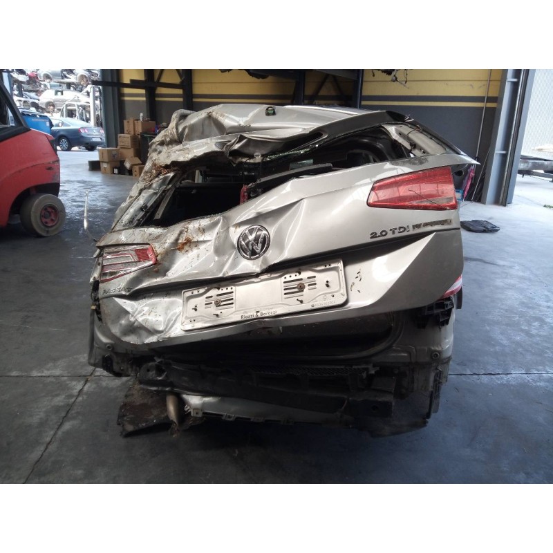 volkswagen passat variant (3g5) del año 2015