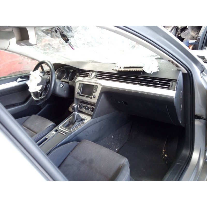 volkswagen passat variant (3g5) del año 2015