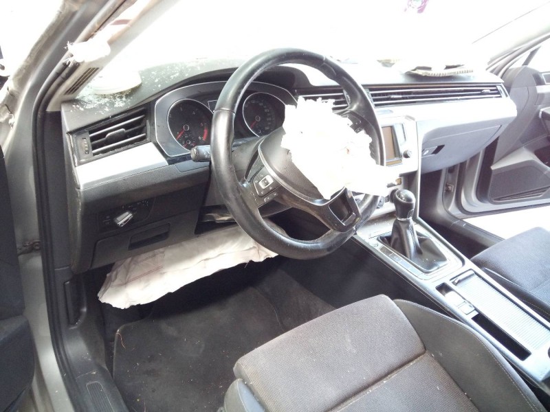 volkswagen passat variant (3g5) del año 2015