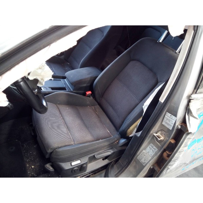 volkswagen passat variant (3g5) del año 2015