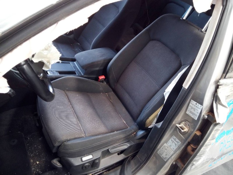 volkswagen passat variant (3g5) del año 2015