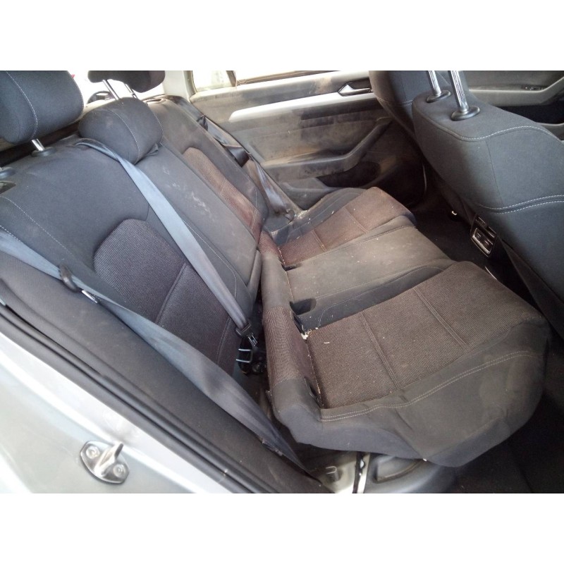 volkswagen passat variant (3g5) del año 2015