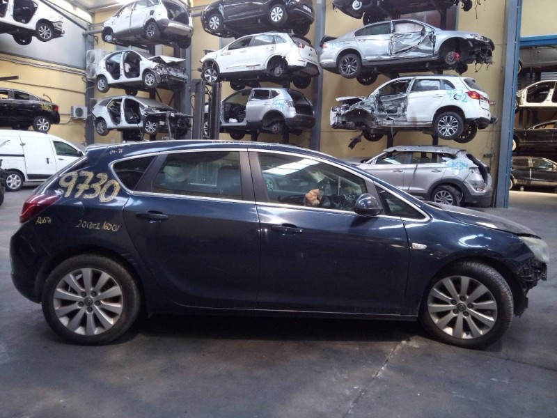 opel astra j lim. del año 2009