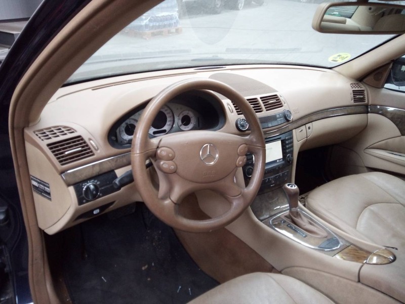 mercedes-benz clase e (w211) berlina del año 2008