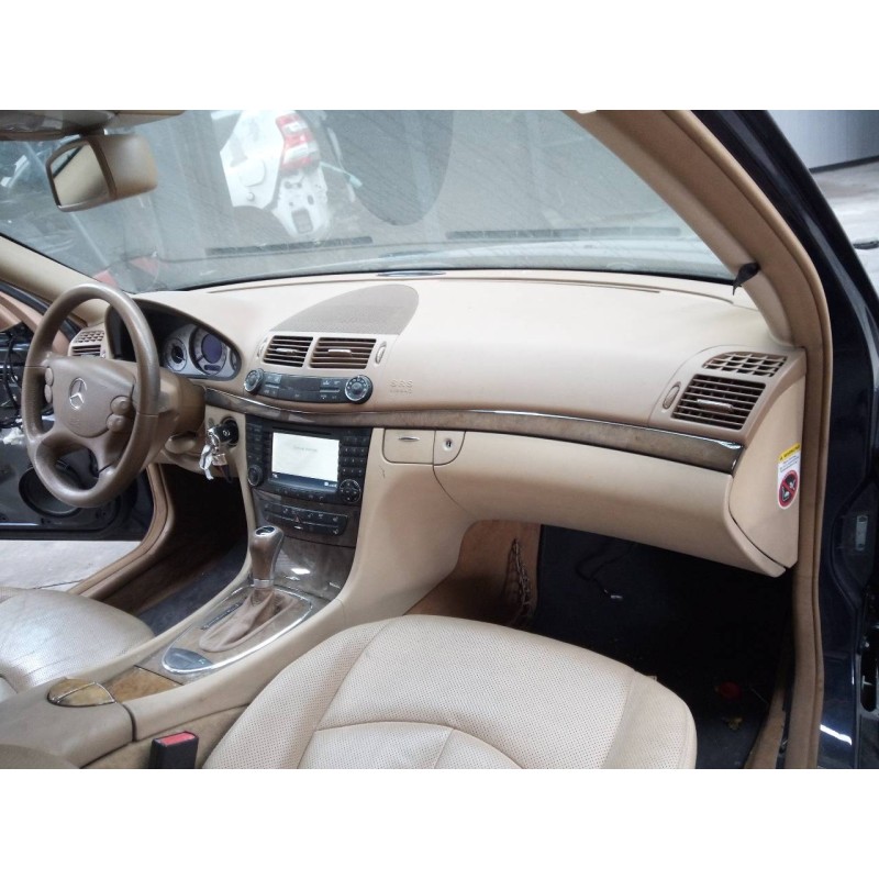 mercedes-benz clase e (w211) berlina del año 2008