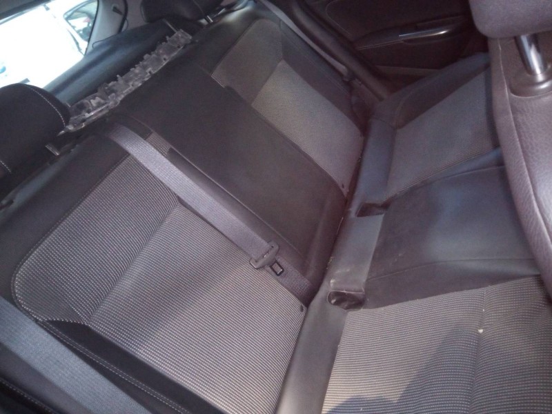 opel astra j lim. del año 2009