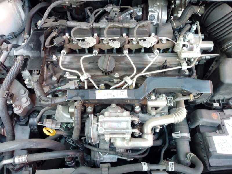 toyota auris del año 2013