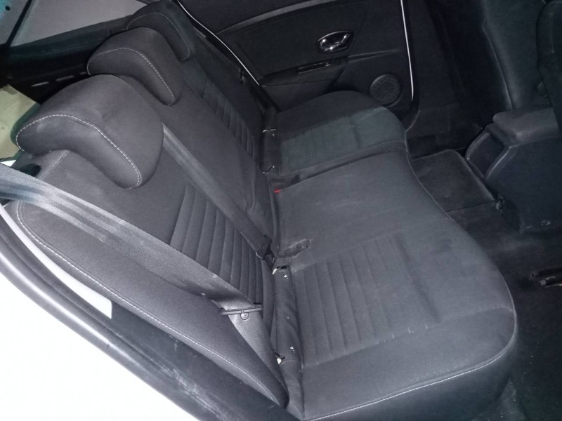 renault megane iii berlina 5 p del año 2014