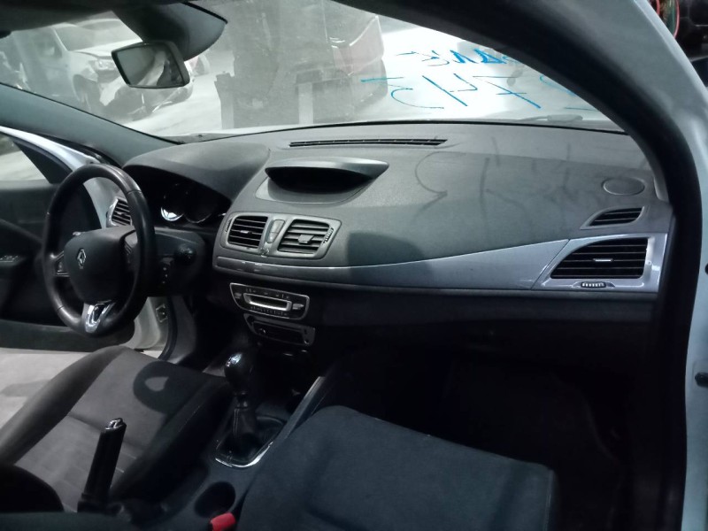 renault megane iii berlina 5 p del año 2014