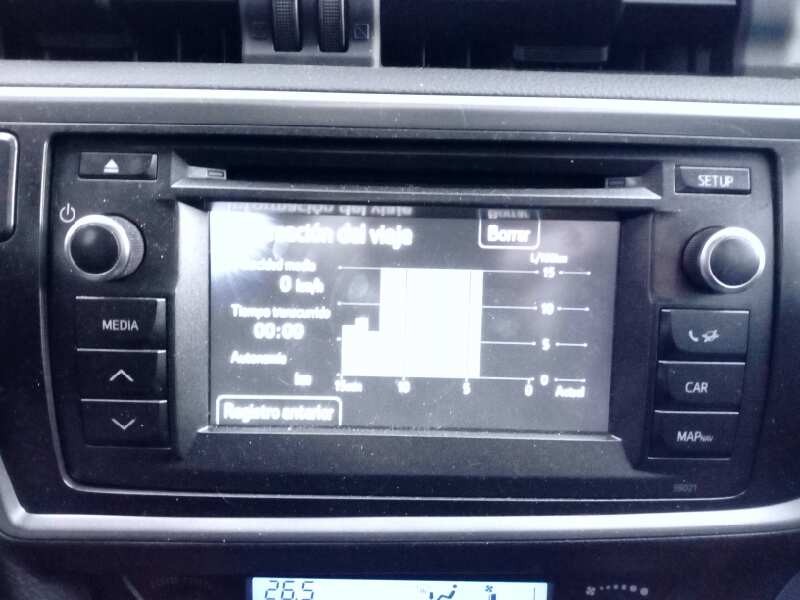 toyota auris del año 2013