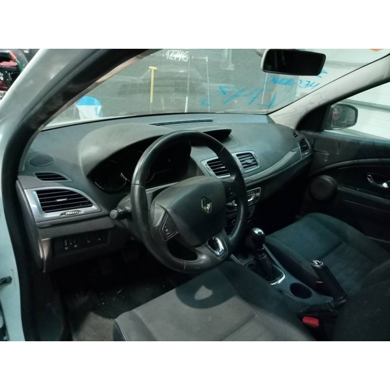 renault megane iii berlina 5 p del año 2014