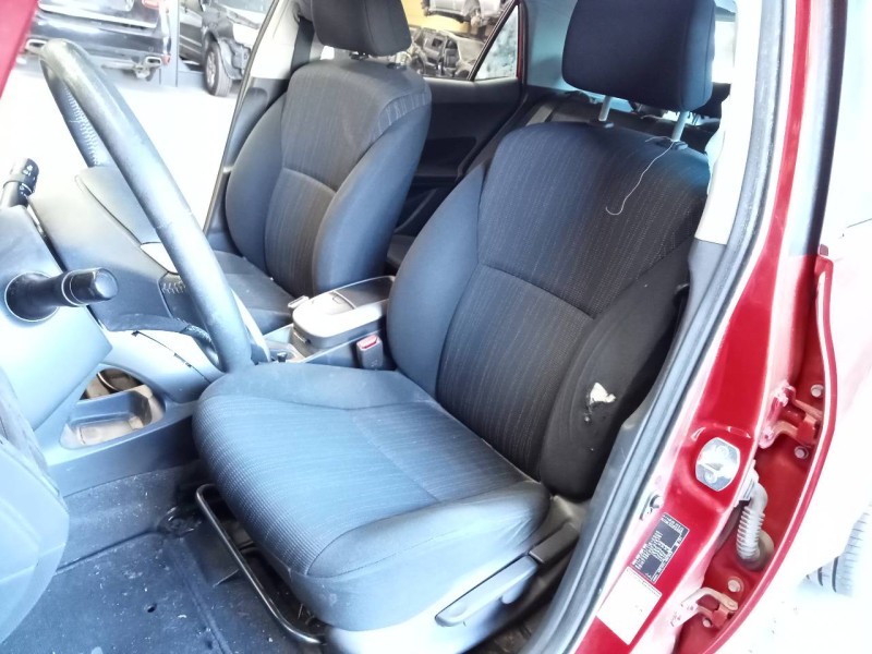 toyota auris del año 2009