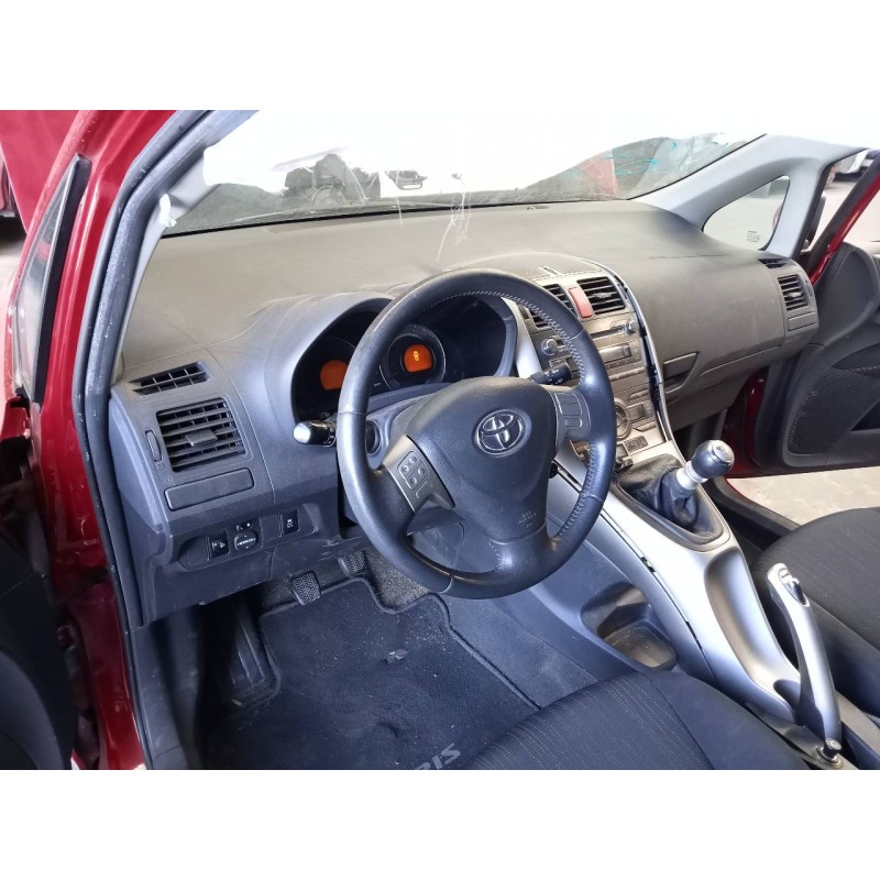 toyota auris del año 2009