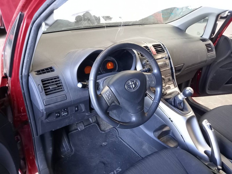 toyota auris del año 2009