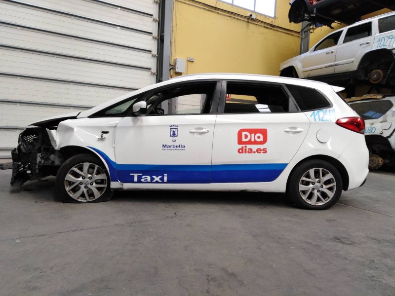 kia carens ( ) del año 2018