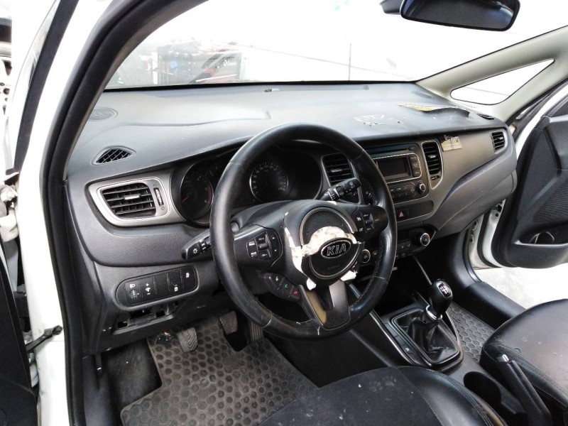 kia carens ( ) del año 2018