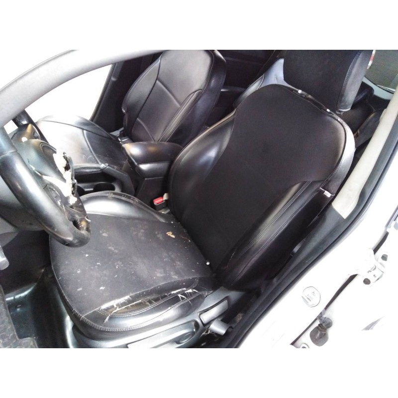 kia carens ( ) del año 2018