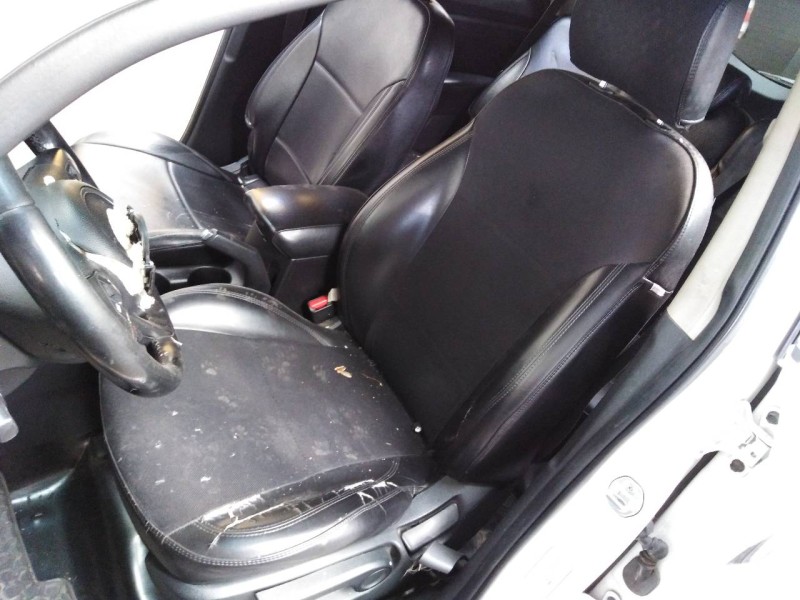 kia carens ( ) del año 2018