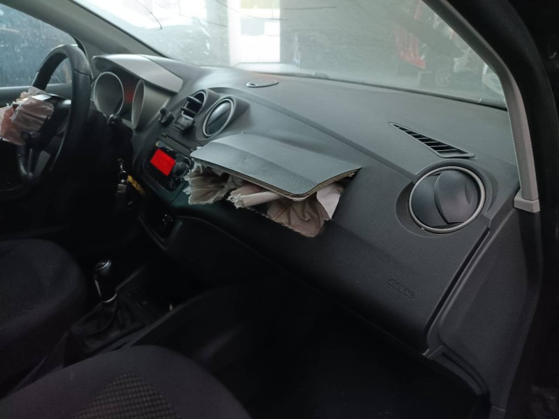 seat ibiza (6j5) del año 2010