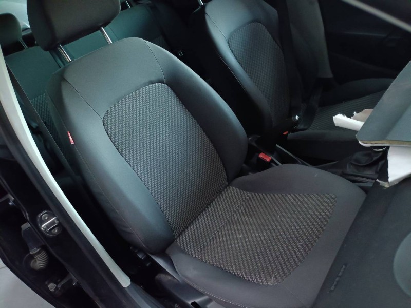 seat ibiza (6j5) del año 2010