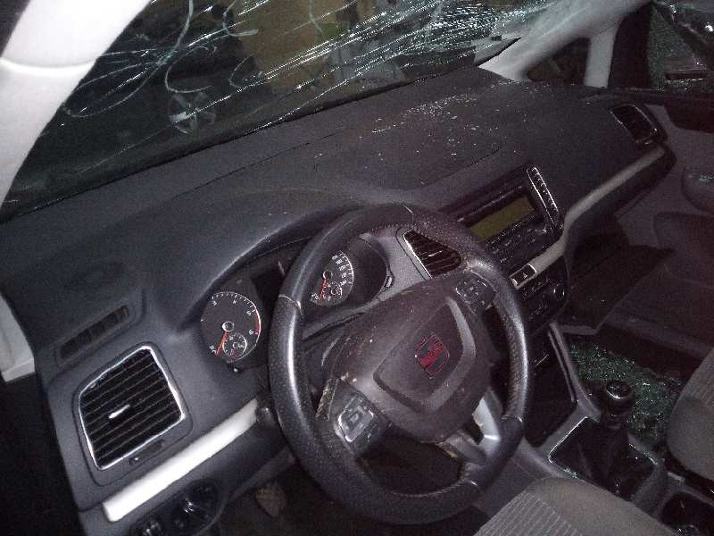 seat alhambra (710) del año 2010