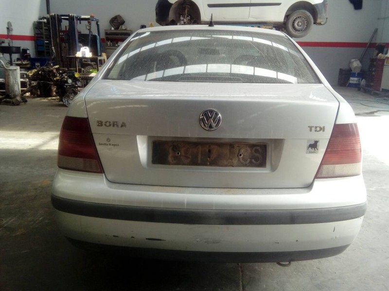 volkswagen bora berlina (1j2) del año 2000