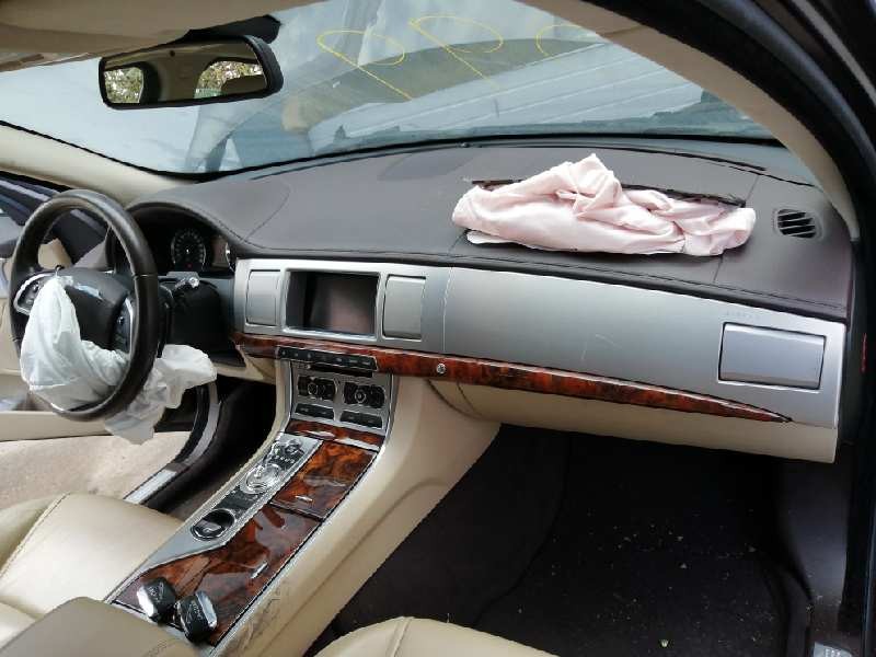 jaguar xf del año 2013