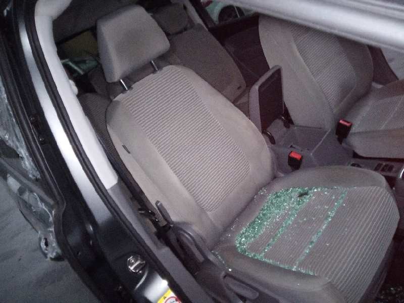 seat alhambra (710) del año 2010