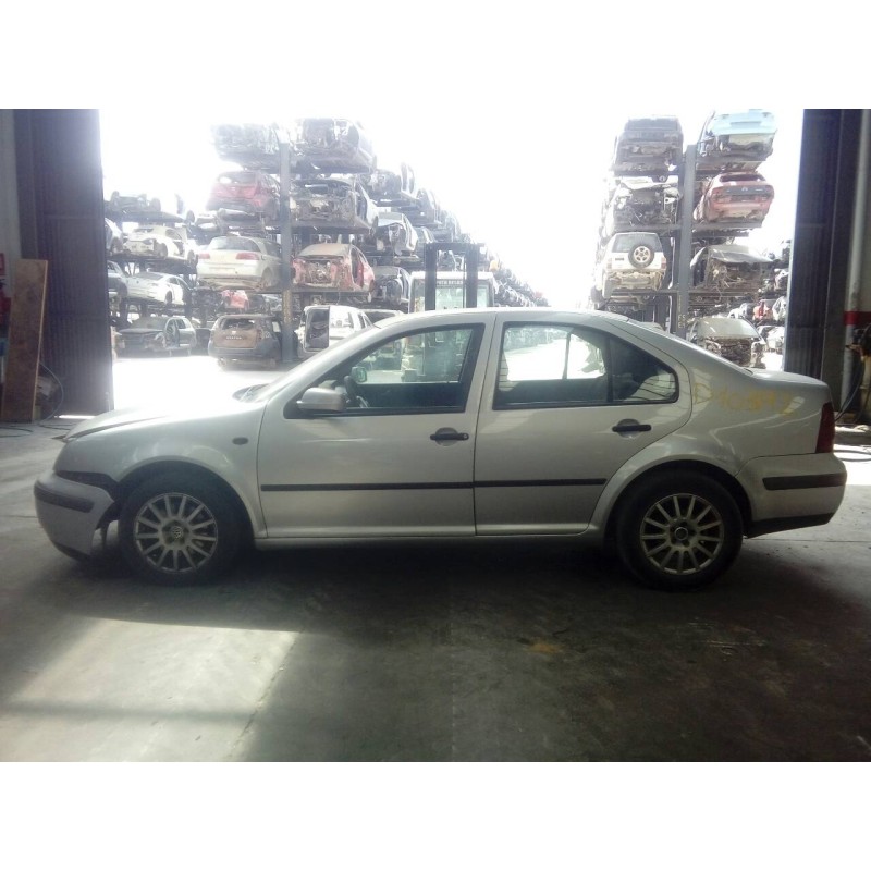 volkswagen bora berlina (1j2) del año 2000