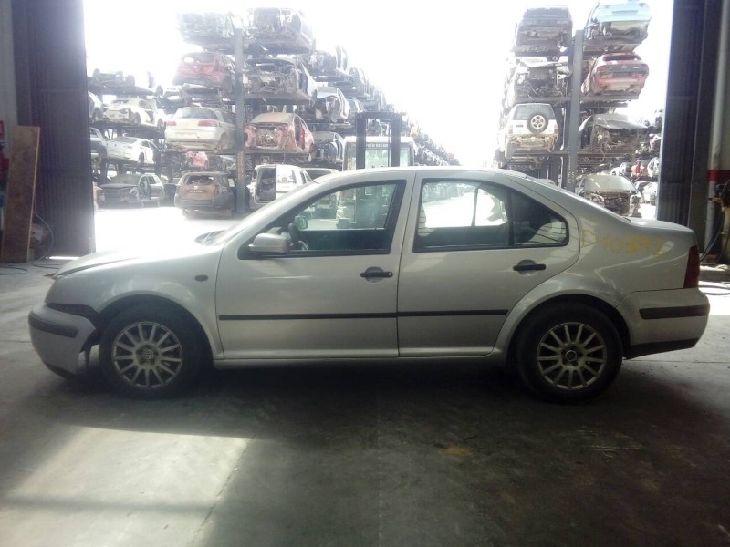 volkswagen bora berlina (1j2) del año 2000