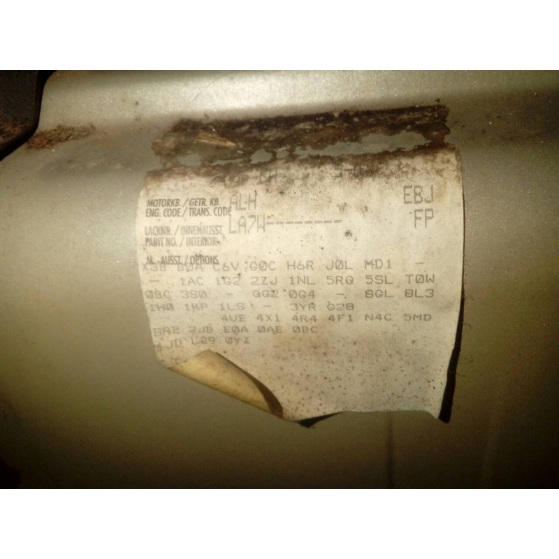 volkswagen bora berlina (1j2) del año 2000