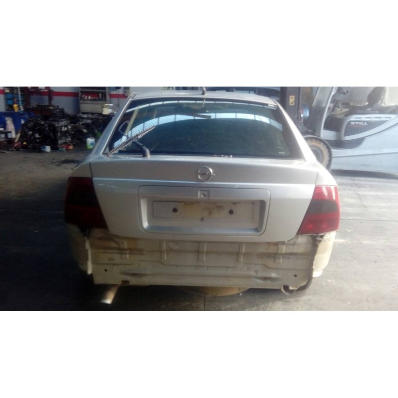 opel vectra b berlina del año 2000