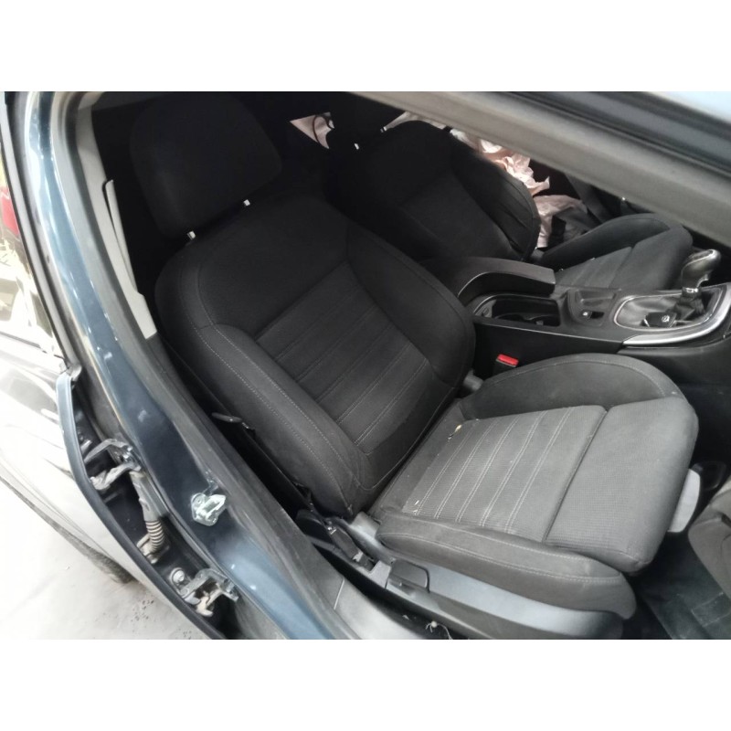 opel insignia berlina del año 2009