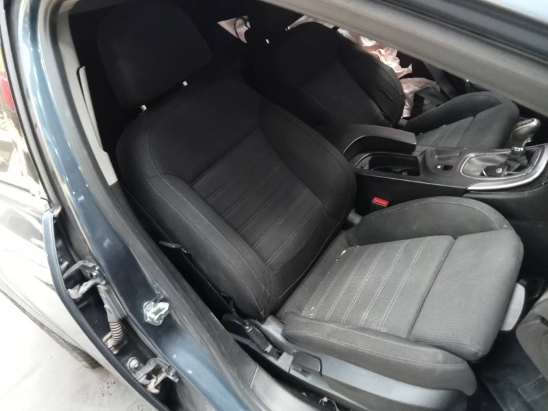 opel insignia berlina del año 2009