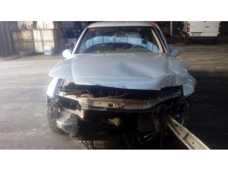 opel vectra b berlina del año 2000