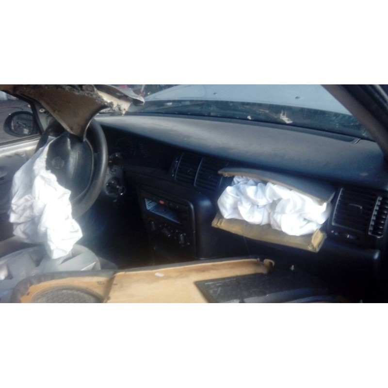 opel vectra b berlina del año 2000