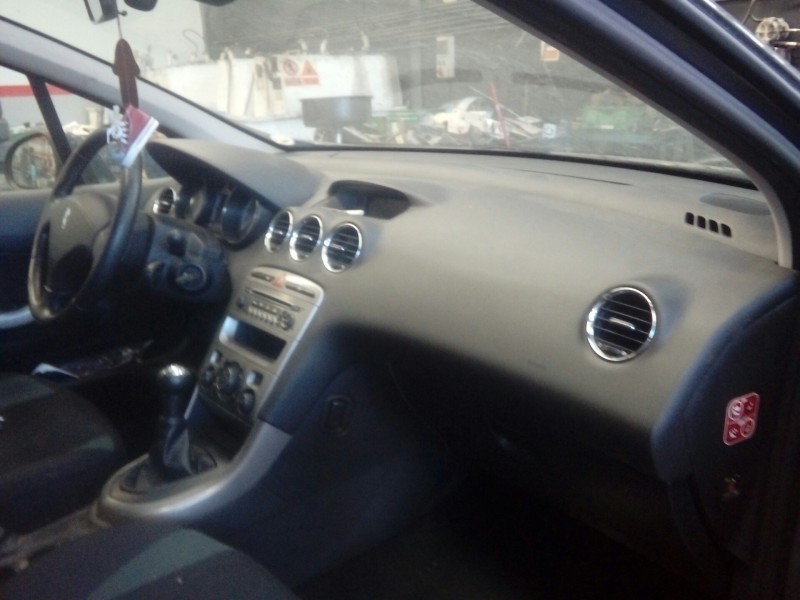 peugeot 308 del año 2010