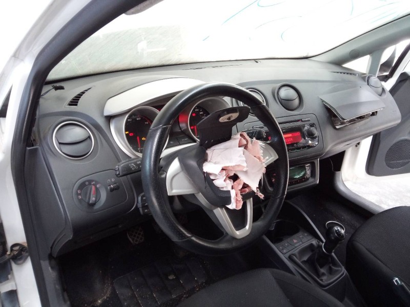 seat ibiza (6j5) del año 2010