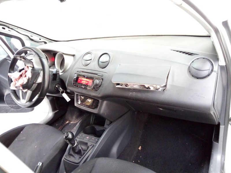 seat ibiza (6j5) del año 2010