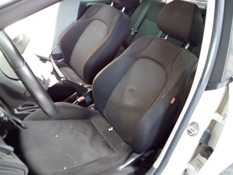 seat ibiza (6j5) del año 2010