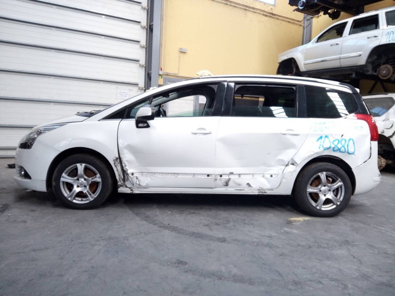peugeot 5008 del año 2012